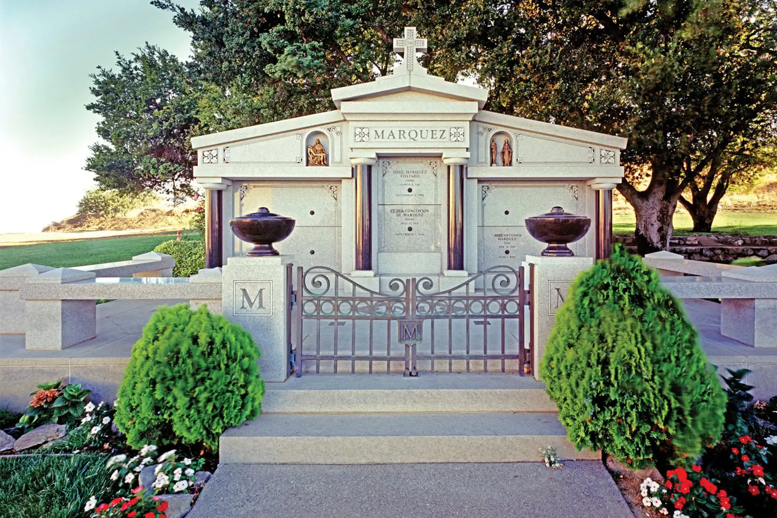 WMM-09 Mausoleums builder in Texas