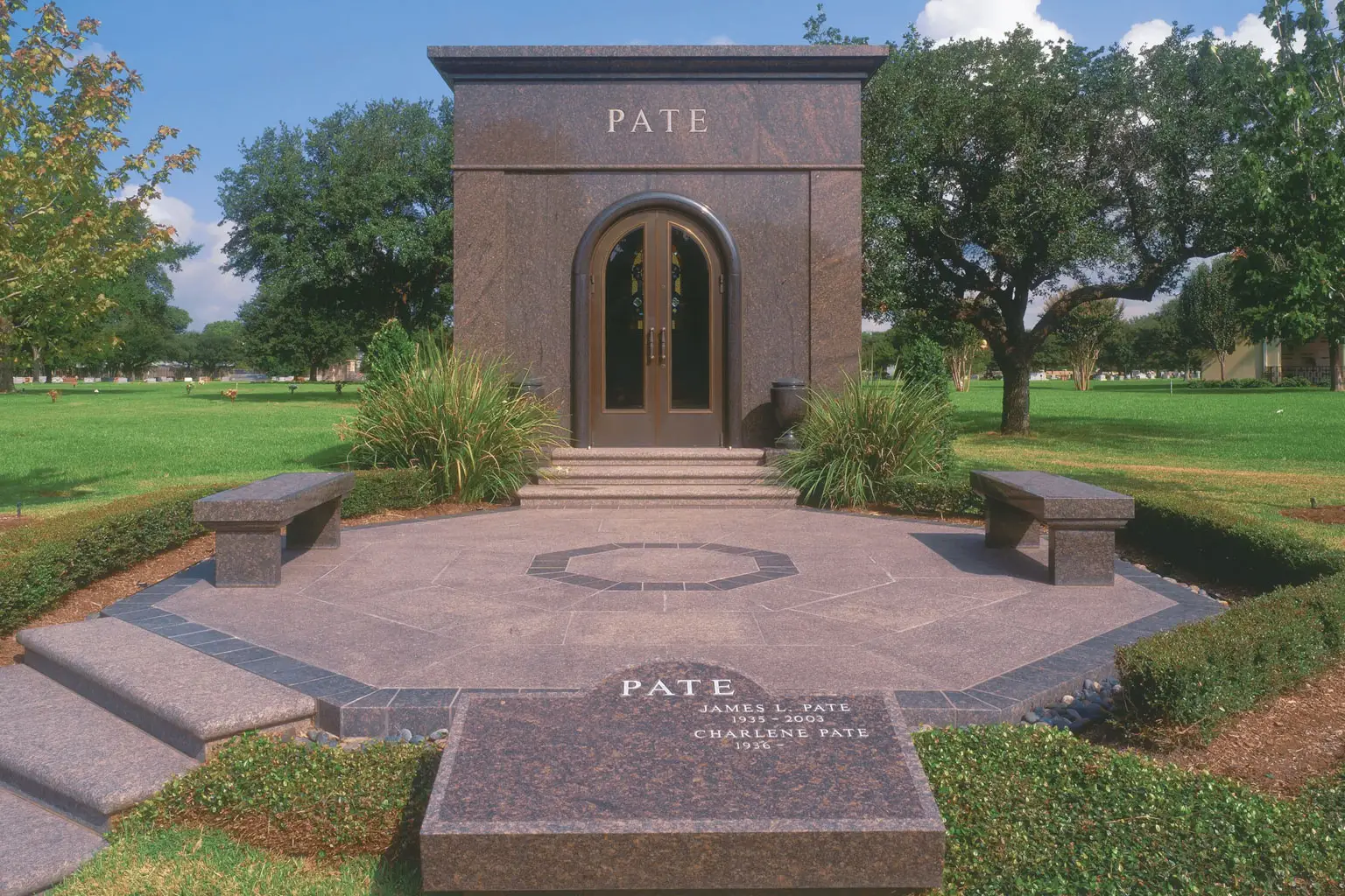 WMM-11 Mausoleums builder in Texas
